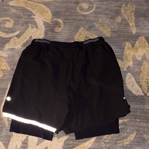 lululemon athletica Black Men's Reflective Trim Layered Running Shorts - Picture 2 of 7